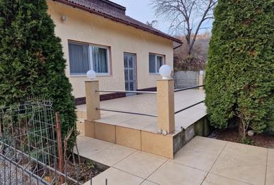 Casă cu 3 camere în Central