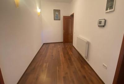 Casă individuală cu 7 camere cu Canalizare în Ultracentral - 24