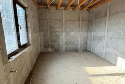 Casă cu 4 camere cu Teren 250 Mp în Central