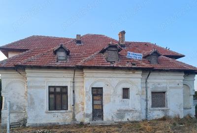 Casă cu 6 camere cu Teren 1076 Mp în Eforie - 4
