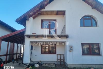 Casă cu 4 camere cu Teren 255 Mp în Central