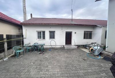 Casa cu 4 camere, cazare muncitori sau sediu firma,  cartierul Romanesti