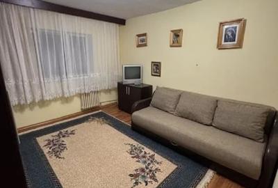Apartament cu 2 camere decomandat în Nicolina