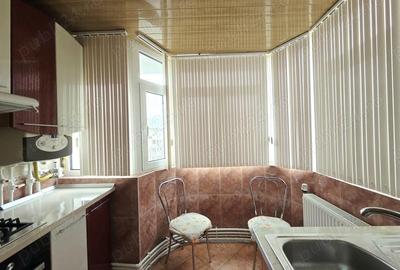 Apartament cu 2 camere decomandat, mobilat în Central
