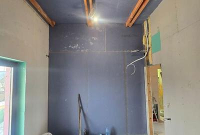 Casă cu 4 camere cu Garaj în Crevedia - 10