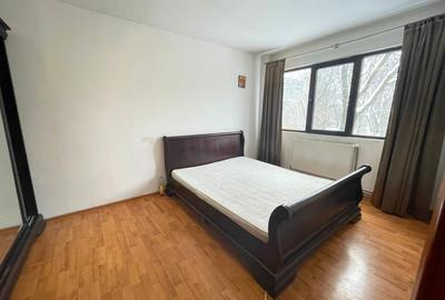Apartament cu 2 camere semidecomandat, mobilat în Podul de Piatră - 2