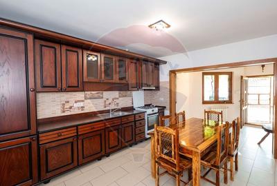 Casa 5 camere + spatiu comercial  zona centrala - 2