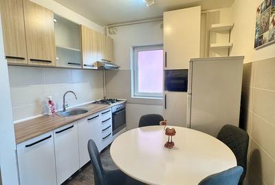 Apartament cu 3 camere semidecomandat în UTA - 8