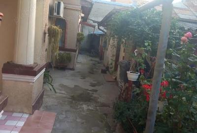 Casă cu 4 camere cu Teren 360 Mp în Central - 1