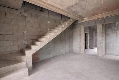 Casă cu Teren 370 Mp în Giarmata