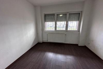 Apartament cu 3 camere decomandat în Progresul - 7
