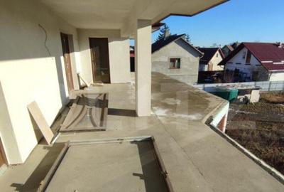 Casa individuala semifinisata, 2000mp teren, zona centrala R - 9