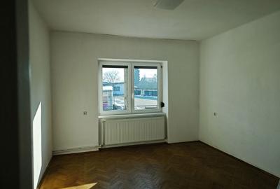 Casă cu 2 camere cu Teren 500 Mp în Central - 3