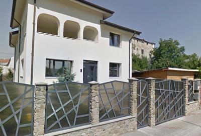 Casă cu 6 camere cu Teren 326 Mp în Central - 3