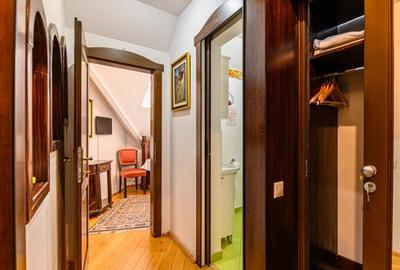 Apartament cu 8 camere decomandat, mobilat în Centrul Istoric - 18