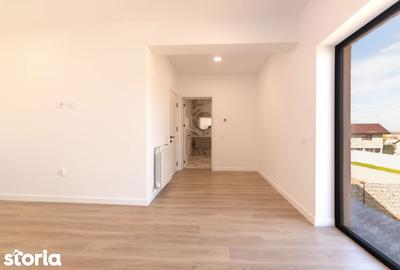 Casă cu 5 camere cu Garaj în Corbu - 19