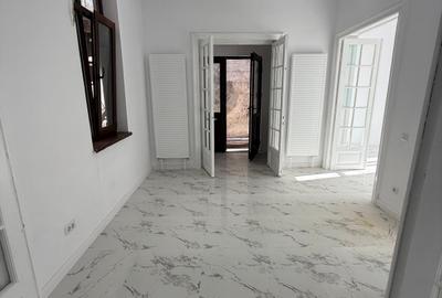 Casă individuală cu 8 camere cu Canalizare în P-ța Unirii - 9