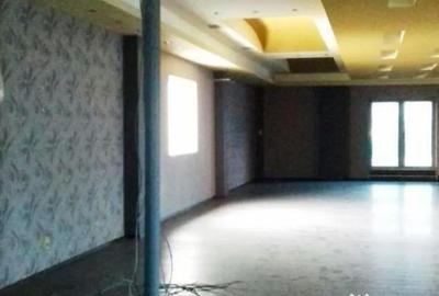 Spațiu comercial, de 1,300 mp, în Central - 3