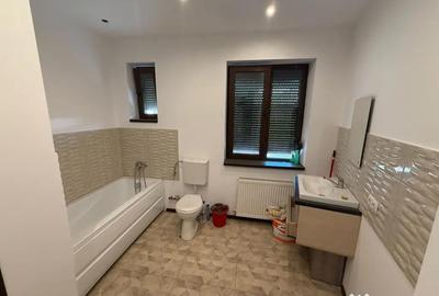 Apartament cu 3 camere decomandat în Ultracentral