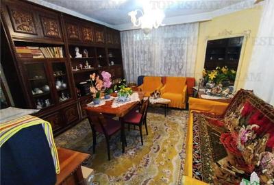 Casa, gradina si curte intr - un peisaj de poveste, aici in - 6