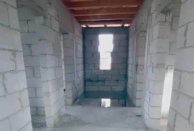 Casă cu Teren 403 Mp în Central - 4