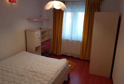 Apartament cu 4 camere decomandat în Central - 3