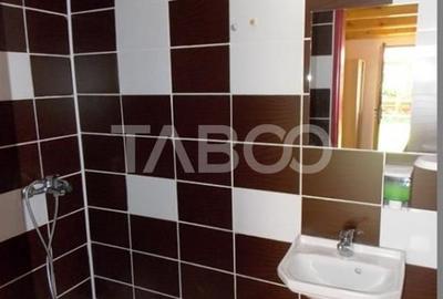 Pensiune la cheie 13 camere  15 locuri parcare si teren 3000 mp - 51