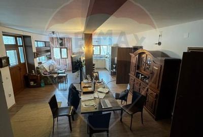 Casă cu 7 camere cu Teren 3485 Mp în Provița de Jos - 3