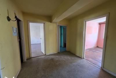 Apartament cu 3 camere decomandat în Piața Centrală - 13