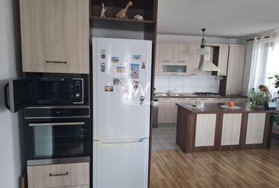 Casă individuală cu 6 camere cu Canalizare în Vest - 6