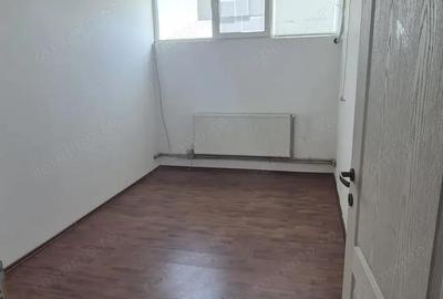 Spațiu comercial, de 71 mp, în Central