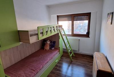 Apartament 3 camere Vidin, suprafata 75mp, etaj 2
