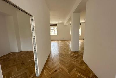 Apartament renovat în clădire istorică - are garaj - 9