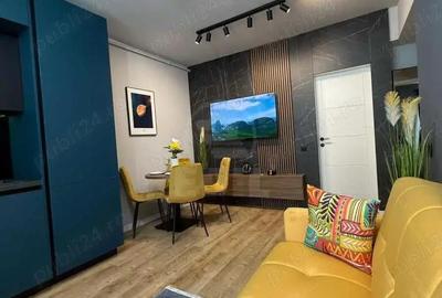 Apartament cu 3 camere semidecomandat în Central