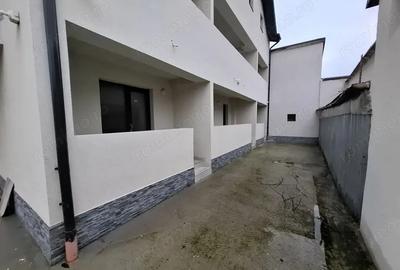 Casă cu Canalizare în Apărătorii Patriei - 14