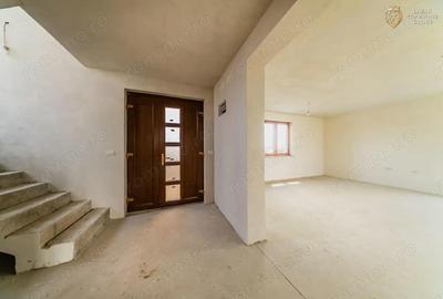 Casă cu 7 camere cu Teren 600 Mp în Sânleani - 20