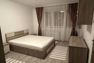 Garsonieră decomandată în Titan