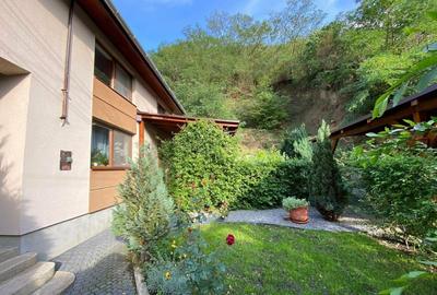 Casă cu 4 camere în Central - 1