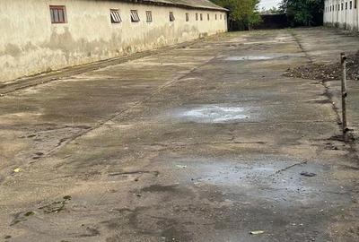 Teren de 5000 mp, în Central - 4