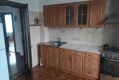 Inchiriez apartament 3 camere ultracentral - 2