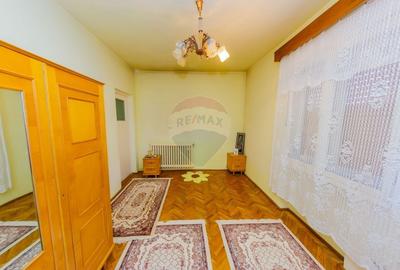 Casă cu 7 camere cu Teren 515 Mp în Valea Roșie - 12