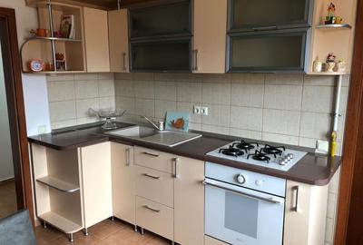 Apartament cu 3 camere semidecomandat în Central - 4