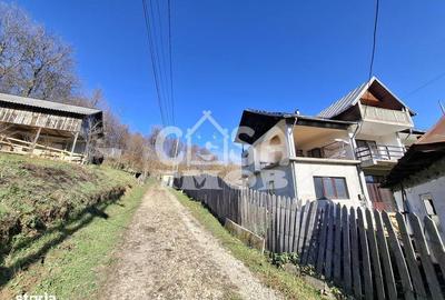 Casă cu 9 camere cu Teren 1036 Mp în Vârfuri - 1
