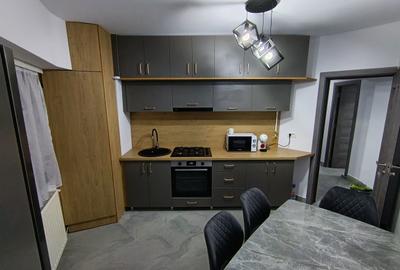 Apartament cu 2 camere decomandat, mobilat în Ultracentral