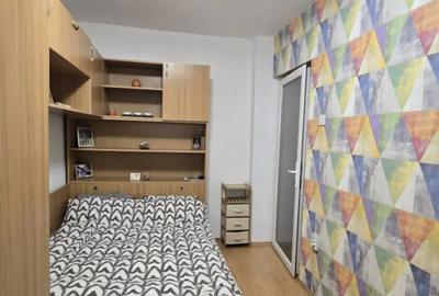 Apartament cu 3 camere semidecomandat, mobilat în Malu Roșu - 4