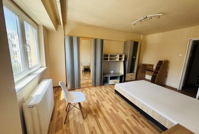 Apartament 2 camere decomandate, etaj 3 in zona Iulius Mall