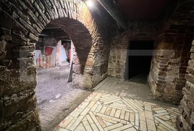 Spațiu comercial, de 120 mp, în Central