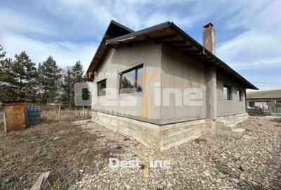 Casă cu 4 camere cu Teren 560 Mp în Girov - 3