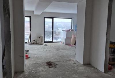 Casă cu 5 camere cu Teren 598 Mp în Sântandrei - 4