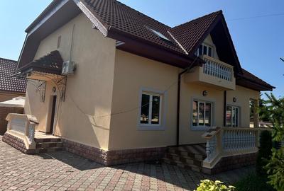 Casă individuală cu 5 camere cu Canalizare în Central - 3